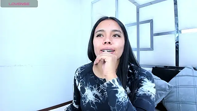 ZoeWan69 online show from February 27, 2026, 2:17 pm