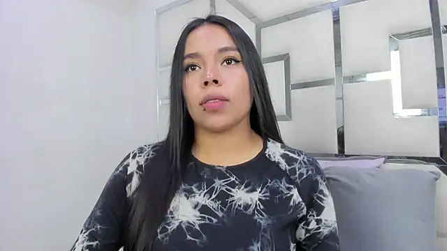 ZoeWan69 online show from April 7, 2026, 2:06 pm