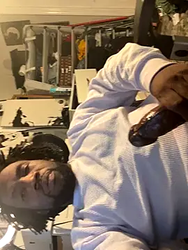 Snapshot of BigDMann40 chatting on November 30, 2025, 9:13 am BigDMann40 online show from November 30, 2025, 9:13 am