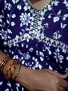 Snapshot of varsha-milky1 chatting on February 10, 2025, 5:58 am varsha-milky1 online show from February 10, 2025, 5:58 am