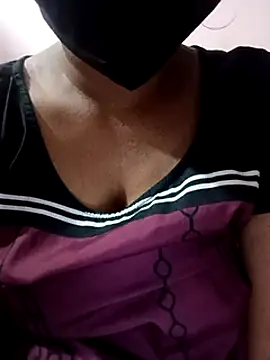 Snapshot of varsha-milky1 chatting on March 17, 2025, 8:40 am varsha-milky1 online show from March 17, 2025, 8:40 am