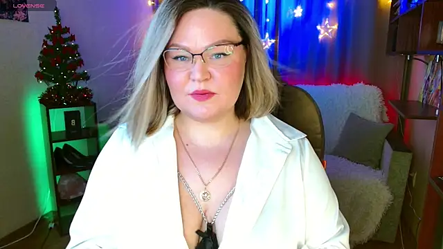 Snapshot of Vivien__wet chatting on December 20, 2025, 4:03 pm Vivien wet online show from December 20, 2025, 4:03 pm