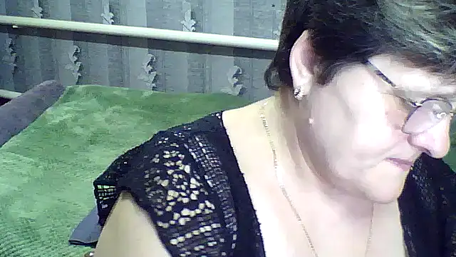 ElzaJewel online show from March 13, 2026, 7:42 pm