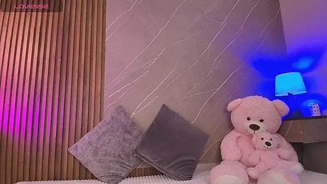 ariana jhonson1 online show from March 20, 2026, 12:32 pm