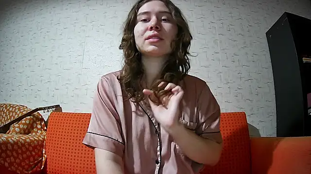 girliemilk online show from January 14, 2026, 4:18 am