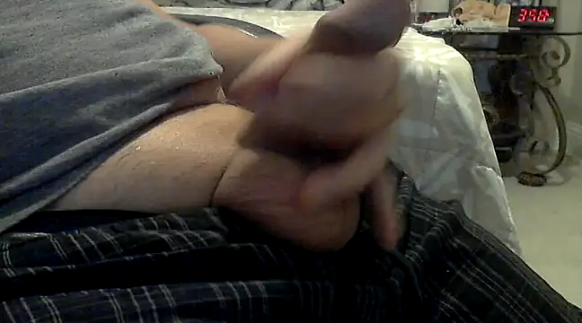 Snapshot of Enrimas1210 chatting on February 10, 2025, 9:58 pm Enrimas1210 online show from February 10, 2025, 9:58 pm