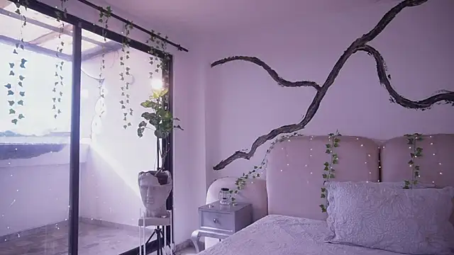 soidai miiu online show from November 13, 2025, 8:19 pm