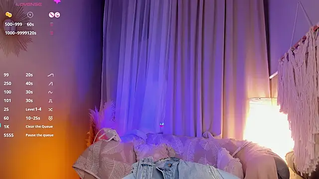 Snapshot of Agatha_Mott chatting on March 9, 2025, 11:47 am Agatha Mott online show from March 9, 2025, 11:47 am