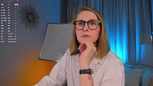 Snapshot of Agatha_Mott chatting on March 21, 2025, 10:50 am Agatha Mott online show from March 21, 2025, 10:50 am