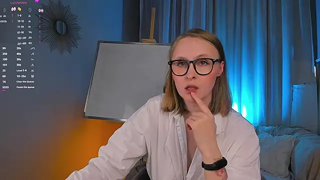 Snapshot of Agatha_Mott chatting on March 21, 2025, 1:56 pm Agatha Mott online show from March 21, 2025, 1:56 pm