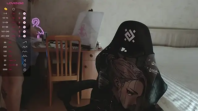 Snapshot of Agatha_Mott chatting on September 13, 2025, 5:07 am Agatha Mott online show from September 13, 2025, 5:07 am