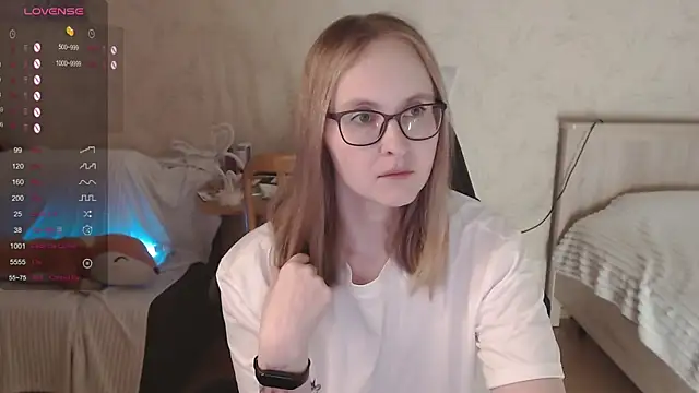 Snapshot of Agatha_Mott chatting on September 15, 2025, 5:07 am Agatha Mott online show from September 15, 2025, 5:07 am