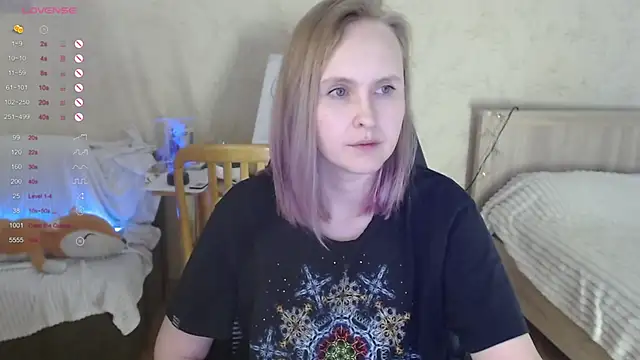 Snapshot of Agatha_Mott chatting on October 19, 2025, 5:08 am Agatha Mott online show from October 19, 2025, 5:08 am