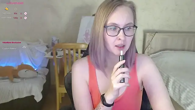 Snapshot of Agatha_Mott chatting on October 20, 2025, 4:13 am Agatha Mott online show from October 20, 2025, 4:13 am