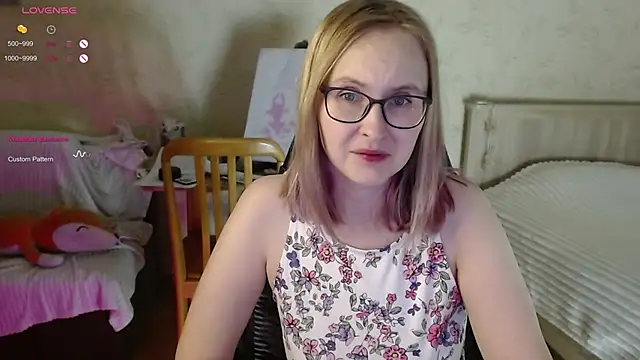 Snapshot of Agatha_Mott chatting on October 27, 2025, 3:10 am Agatha Mott online show from October 27, 2025, 3:10 am