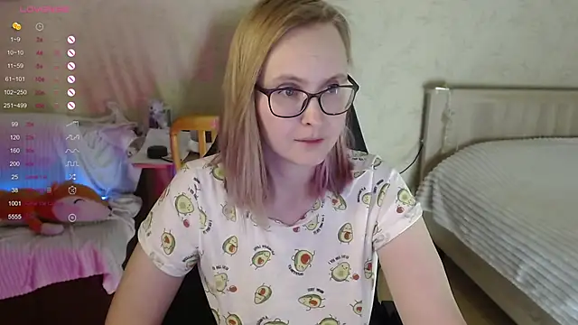 Snapshot of Agatha_Mott chatting on October 31, 2025, 3:07 am Agatha Mott online show from October 31, 2025, 3:07 am