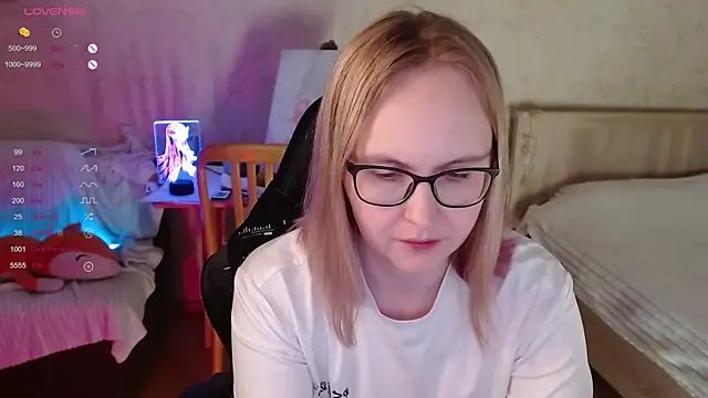 Snapshot of Agatha_Mott chatting on November 8, 2025, 3:07 am Agatha Mott online show from November 8, 2025, 3:07 am