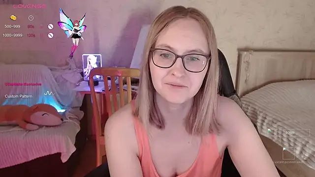 Snapshot of Agatha_Mott chatting on November 16, 2025, 2:17 am Agatha Mott online show from November 16, 2025, 2:17 am