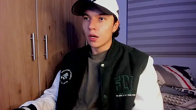 Mastrangelo xxx online show from December 23, 2025, 4:10 am