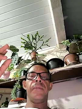 Snapshot of Renato571 chatting on April 26, 2026, 1:03 am Renato571 online show from April 26, 2026, 1:03 am
