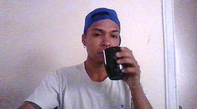 Snapshot of crow07xx chatting on February 2, 2025, 2:24 pm crow07xx online show from February 2, 2025, 2:24 pm