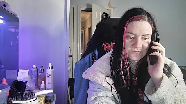 AureliaXOX online show from December 21, 2025, 11:06 am