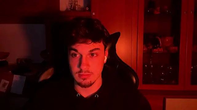 Snapshot of NaplesGuy04 chatting on February 19, 2025, 10:42 pm NaplesGuy04 online show from February 19, 2025, 10:42 pm