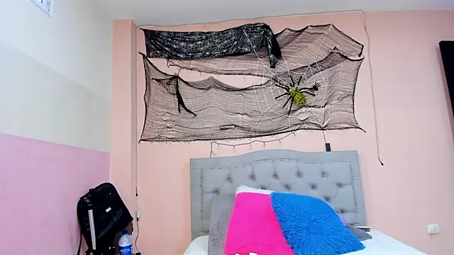 littletammy4u  online show from October 28, 2025, 12:30 pm