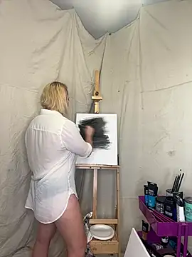 Snapshot of Trixiekittycutie chatting on February 3, 2025, 9:07 pm Trixiekittycutie online show from February 3, 2025, 9:07 pm