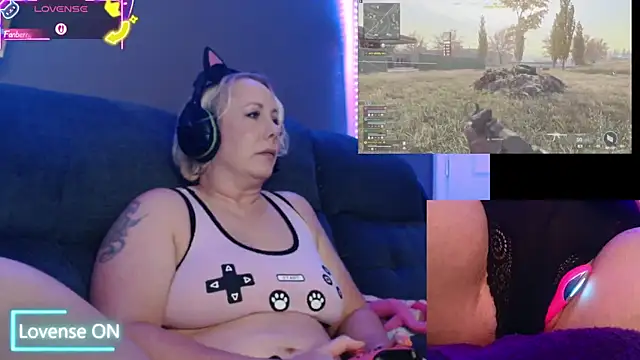 Snapshot of Trixiekittycutie chatting on September 28, 2025, 1:22 am Trixiekittycutie online show from September 28, 2025, 1:22 am