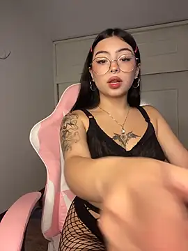 Snapshot of Valu_euphoria chatting on March 16, 2026, 8:35 pm Valu euphoria online show from March 16, 2026, 8:35 pm