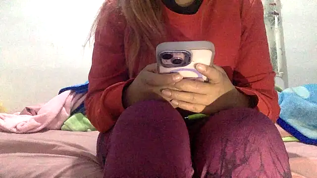 sharonlopez9611 online show from December 14, 2025, 4:07 am