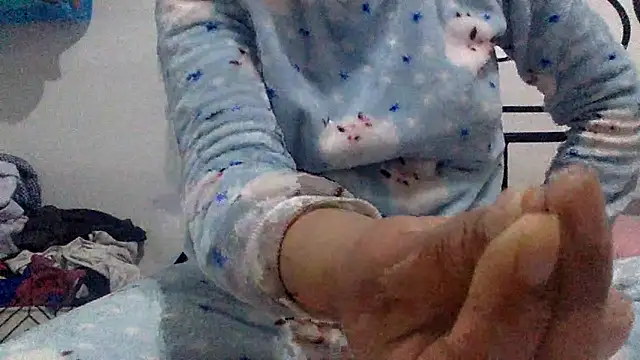 Snapshot of sharonlopez9611 chatting on February 14, 2026, 3:14 am sharonlopez9611 online show from February 14, 2026, 3:14 am