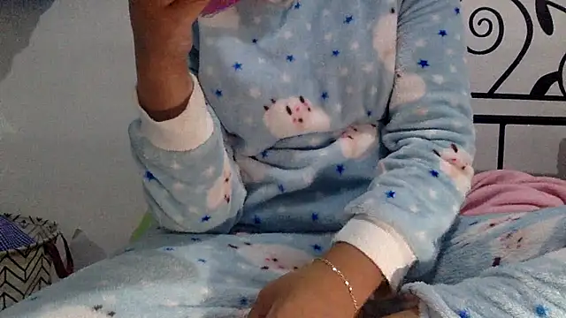 Snapshot of sharonlopez9611 chatting on February 19, 2026, 3:35 am sharonlopez9611 online show from February 19, 2026, 3:35 am