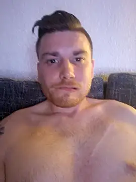 Snapshot of Foxtrott_242 chatting on September 27, 2025, 10:37 pm Foxtrott 242 online show from September 27, 2025, 10:37 pm