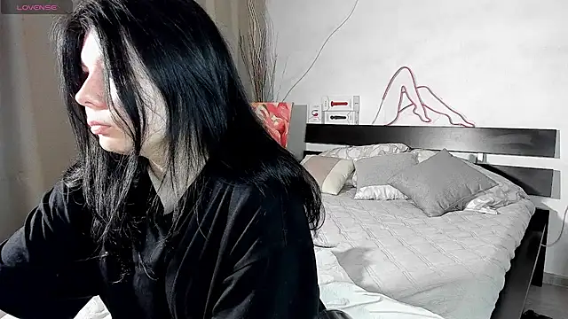 Amely Li1 online show from February 22, 2025, 1:11 am