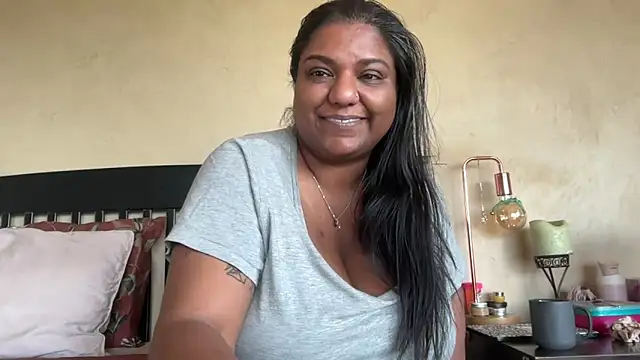 Snapshot of SophieStarShine chatting on September 12, 2025, 11:32 am SophieStarShine online show from September 12, 2025, 11:32 am