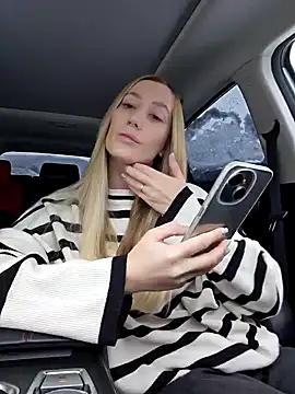 Snapshot of Pussy_Drive03 chatting on December 22, 2025, 5:04 am Pussy Drive03 online show from December 22, 2025, 5:04 am