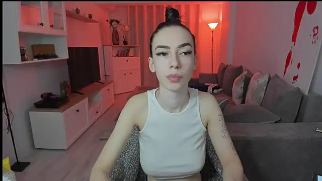 Celine Roxelle online show from March 10, 2025, 7:40 pm