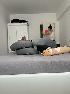 Celine Roxelle online show from April 4, 2026, 1:30 pm