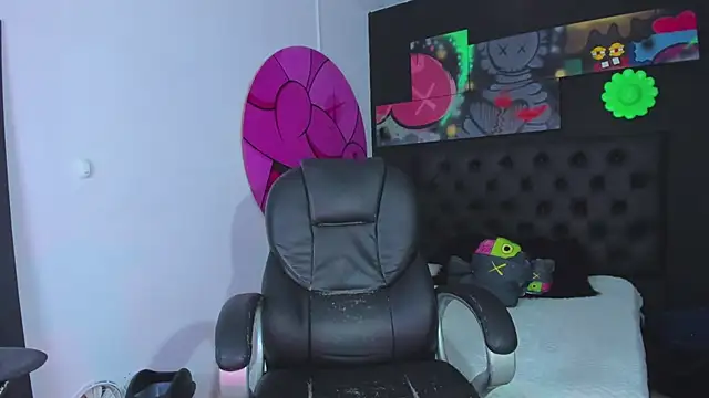 ISAAC CRYSTON online show from September 30, 2025, 7:30 pm