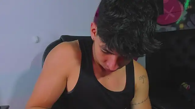 ISAAC CRYSTON online show from October 1, 2025, 7:53 pm