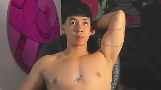 ISAAC CRYSTON online show from October 8, 2025, 7:33 pm