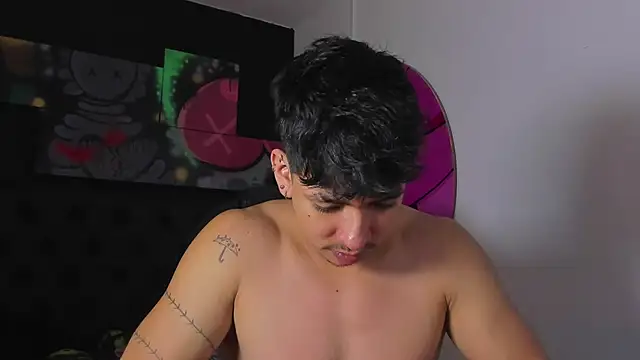 ISAAC CRYSTON online show from October 30, 2025, 7:25 pm