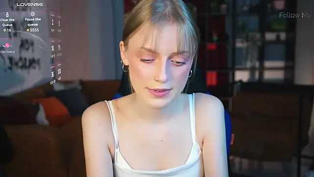 Snapshot of KiraMontoya chatting on February 13, 2026, 2:51 am KiraMontoya online show from February 13, 2026, 2:51 am