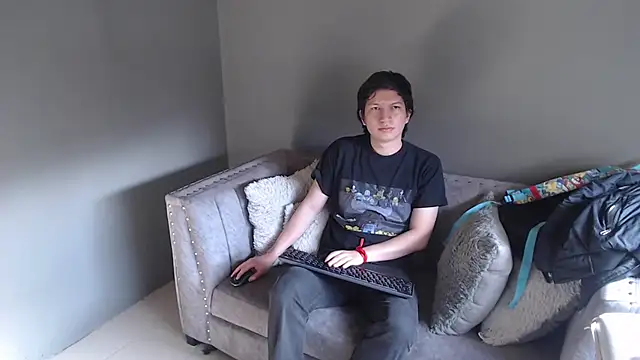 Snapshot of Golden-Boyy chatting on February 9, 2025, 1:03 pm Golden-Boyy online show from February 9, 2025, 1:03 pm