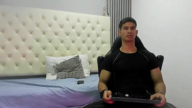 ANDRES STUD online show from March 4, 2026, 4:29 am