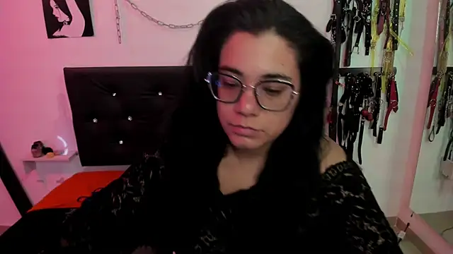 Julieta Carden  online show from April 15, 2026, 7:43 pm