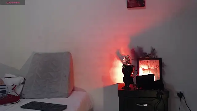 Snapshot of alaia_sweetxxx chatting on October 25, 2025, 1:35 am alaia sweetxxx online show from October 25, 2025, 1:35 am