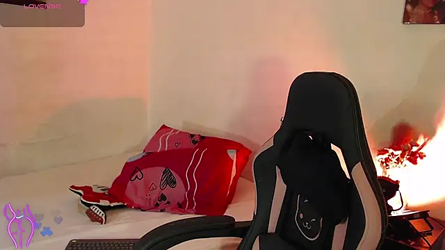 Snapshot of alaia_sweetxxx chatting on November 20, 2025, 1:28 am alaia sweetxxx online show from November 20, 2025, 1:28 am